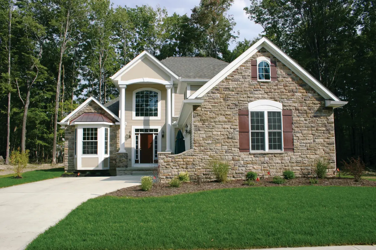 Single-Family Homes and the Quiet Patterns Behind Rogers Rentals